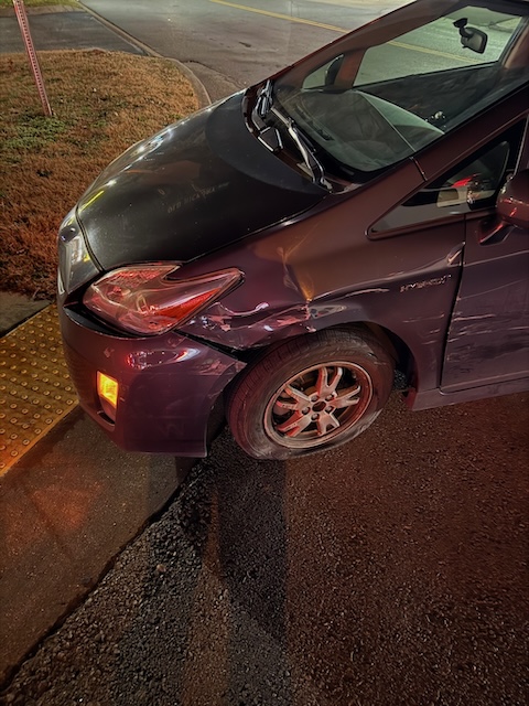 2010_toyota_prius_accident_closeup.jpg